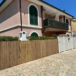 Conero Casa T8- Di Numana In Piazzale Tremiti 8 Con Parcheggio Esclusivo Giardino E Barbecue
