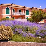 Apartment Conero Casa T8- Di Numana In Piazzale Tremiti 8 Con Parcheggio Esclusivo Giardino E Barbecue