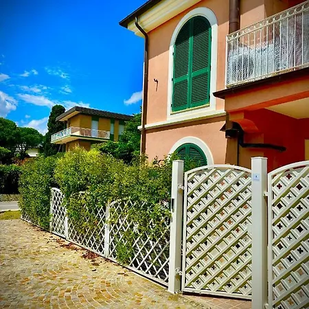 Conero Casa T8- Di Numana In Piazzale Tremiti 8 Con Parcheggio Esclusivo Giardino E Barbecue *